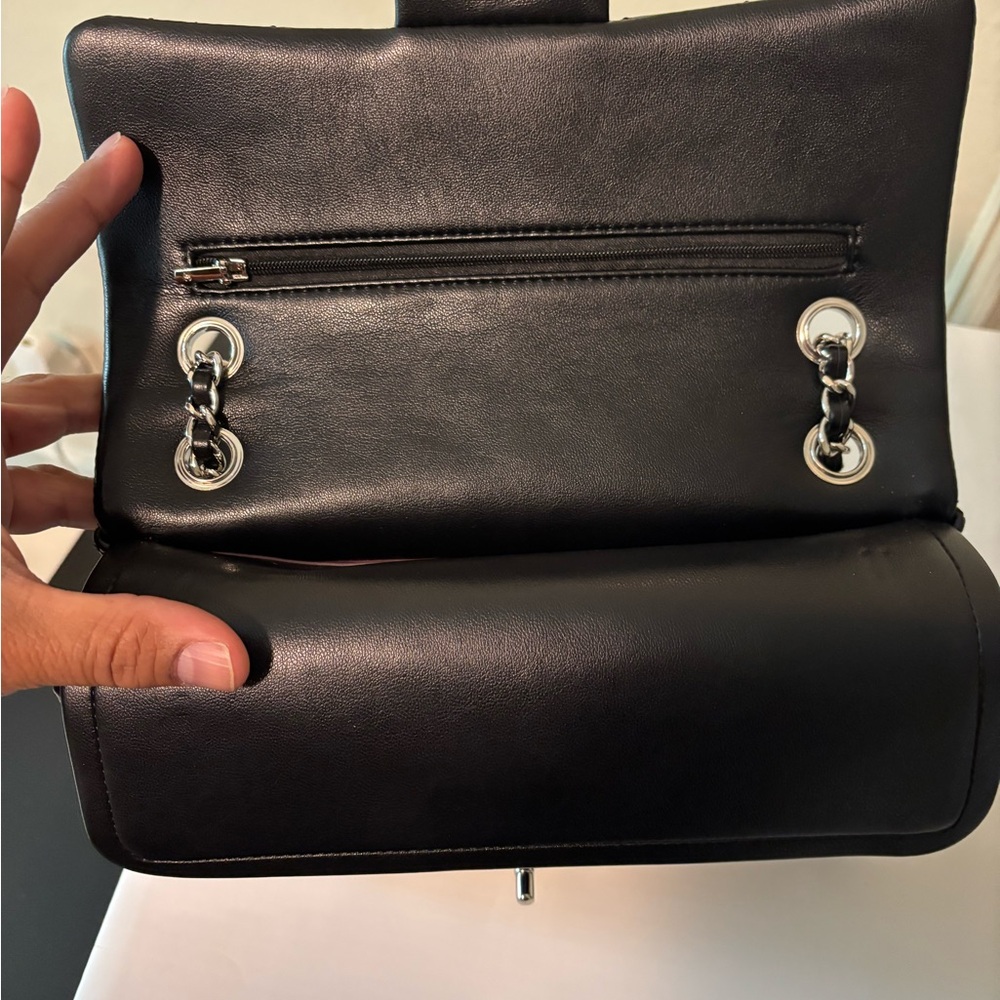 Quilted leather shoulder bag🖤🩶 - Picture 5 of 8